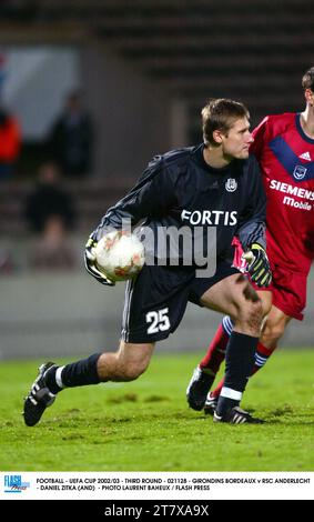 FOOTBALL - COUPE UEFA 2002/03 - 3E TOUR - 021128 - GIRONDINS BORDEAUX - RSC ANDERLECHT - DANIEL ZITKA (ET) - PHOTO LAURENT BAHEUX / FLASH PRESS Banque D'Images