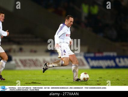 FOOTBALL - COUPE UEFA 2002/03 - 3E TOUR - 021128 - GIRONDINS BORDEAUX - RSC ANDERLECHT - YVES VANDERHAEGHE (ET) - PHOTO LAURENT BAHEUX / FLASH PRESS Banque D'Images