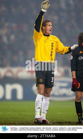 FOOTBALL - LIGUE DES CHAMPIONS 2002/03 - 2E TOUR - 021210 - GROUPE B - AJAX AMSTERDAM V AS ROMA - MAARTEN STEKELENBURG (AJAX) - PHOTO LAURENT BAHEUX / FLASH PRESS Banque D'Images