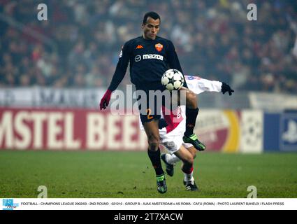 FOOTBALL - LIGUE DES CHAMPIONS 2002/03 - 2E TOUR - 021210 - GROUPE B - AJAX AMSTERDAM V AS ROMA - CAFU (ROMA) - PHOTO LAURENT BAHEUX / PRESSE FLASH Banque D'Images