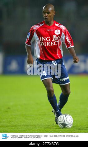 FOOTBALL - CHAMPIONNAT DE FRANCE 2002/03 - 020911 - LILLE OSC - PARIS SG - ERIC ABIDAL (LIL) - PHOTO LAURENT BAHEUX / PRESSE FLASH Banque D'Images