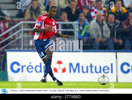 FOOTBALL - CHAMPIONNAT DE FRANCE 2002/03 - 020911 - LILLE OSC - PARIS SG - ERIC ABIDAL (LIL) - PHOTO LAURENT BAHEUX / PRESSE FLASH Banque D'Images