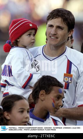 FOOTBALL - CHAMPIONNAT DE FRANCE 2003/04 - 23/05/2004 - OLYMPIQUE LYONNAIS V LILLE OSC - EDMILSON (LYON) - PHOTO LAURENT BAHEUX / PRESSE FLASH Banque D'Images