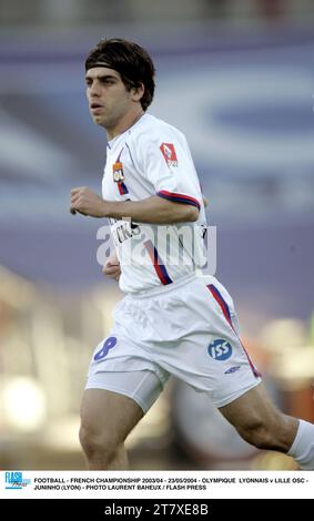 FOOTBALL - CHAMPIONNAT DE FRANCE 2003/04 - 23/05/2004 - OLYMPIQUE LYONNAIS V LILLE OSC - JUNINHO (LYON) - PHOTO LAURENT BAHEUX / PRESSE FLASH Banque D'Images