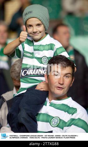 FOOTBALL - CHAMPIONS LEAGUE 2003/04 - 1ST ROUND - 030930 - CELTIC GLASGOW V OLYMPIQUE LYONNAIS - FANS CELTIC - PHOTO LAURENT BAHEUX / FLASH PRESS Banque D'Images