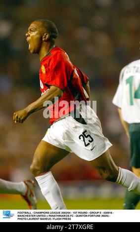 FOOTBALL - LIGUE DES CHAMPIONS 2003/04 - 1E TOUR - GROUPE E - 030916 - MANCHESTER UNITED V PANATHINAIKOS FC - QUINTON FORTUNE (MAN) - PHOTO LAURENT BAHEUX / FLASH PRESS Banque D'Images