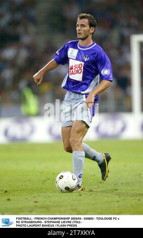 FOOTBALL - CHAMPIONNAT DE FRANCE 2003/04 - 030802 - TOULOUSE FC V RC STRASBOURG - STÉPHANE LIEVRE (TOU) - PHOTO LAURENT BAHEUX / PRESSE FLASH Banque D'Images