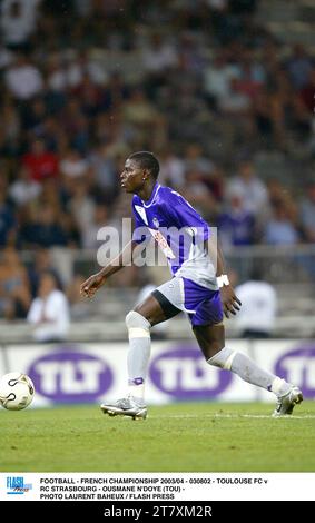 FOOTBALL - CHAMPIONNAT DE FRANCE 2003/04 - 030802 - TOULOUSE FC V RC STRASBOURG - OUSMANE N'DOYE (TOU) - PHOTO LAURENT BAHEUX / PRESSE FLASH Banque D'Images