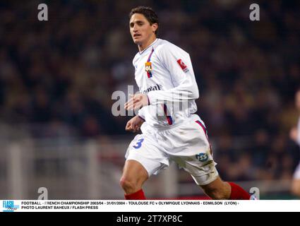 FOOTBALL - CHAMPIONNAT DE FRANCE 2003/04 - 31/01/2004 - TOULOUSE FC - OLYMPIQUE LYONNAIS - EDMILSON (LYON) - PHOTO LAURENT BAHEUX / FLASH PRESS Banque D'Images