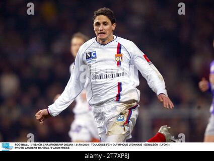 FOOTBALL - CHAMPIONNAT DE FRANCE 2003/04 - 31/01/2004 - TOULOUSE FC - OLYMPIQUE LYONNAIS - EDMILSON (LYON) - PHOTO LAURENT BAHEUX / FLASH PRESS Banque D'Images