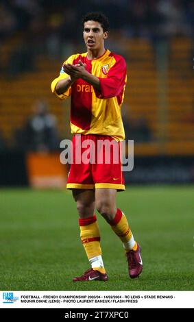 FOOTBALL - CHAMPIONNAT DE FRANCE 2003/04 - 14/02/2004 - RC LENS V STADE RENNAIS - MOUNIR DIANE (LENS) - PHOTO LAURENT BAHEUX / FLASH PRESS Banque D'Images