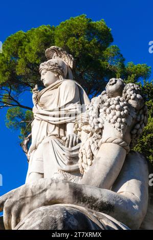 Statue de Dea Roma (Déesse Roma), Piazza del Popolo, site du patrimoine mondial de l'UNESCO, Rome, Latium (Latium), Italie, Europe Banque D'Images