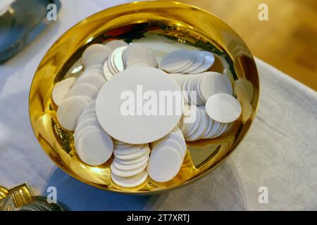 Table Eucharistie, Messe catholique, église baroque Saint-Gervais, Saint-Gervais, haute-Savoie, France, Europe Banque D'Images