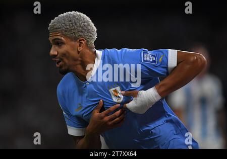 Buenos Aires, Argentine. 16 novembre 2023. Football : qualification pour la coupe du monde Amérique du Sud, Argentine - Uruguay, match 5 au stade de la Bombonera : l'Uruguay Ronald Araujo célèbre la victoire 1-0 de son équipe. Crédit : Fernando gens/dpa/Alamy Live News Banque D'Images