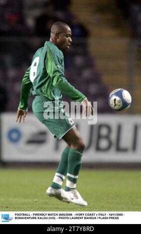 FOOTBALL - PREMIER MATCH 2005/2006 - CÔTE D'IVOIRE - ITALIE - 16/11/2005 - BONAVENTURE KALOU (IVO) - PHOTO LAURENT BAHEUX / FLASH PRESS Banque D'Images