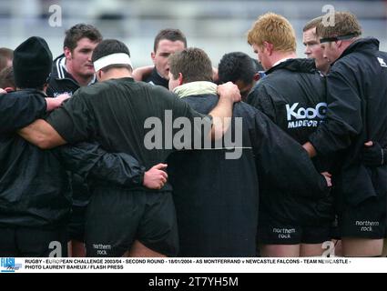 RUGBY - DÉFI EUROPÉEN 2003/04 - 2E TOUR - 18/01/2004 - AS MONTFERRAND V NEWCASTLE FALCONS - ÉQUIPE NEWCASTLE - PHOTO LAURENT BAHEUX / FLASH PRESS Banque D'Images