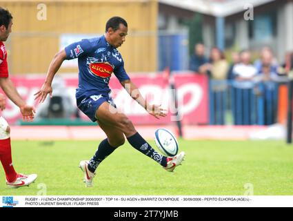 RUGBY - CHAMPIONNAT DE FRANCE 2006/2007 - TOP 14 - SU AGEN V BIARRITZ OLYMPIQUE - 30/09/2006 - PEPITO ELHORGA (AGEN) - PHOTO LAURENT BAHEUX / PRESSE FLASH Banque D'Images