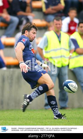 RUGBY - CHAMPIONNAT DE FRANCE 2006/2007 - TOP 14 - SU AGEN V BIARRITZ OLYMPIQUE - 30/09/2006 - LUC LAFFORGUE (AGEN) - PHOTO LAURENT BAHEUX / FLASH PRESS Banque D'Images