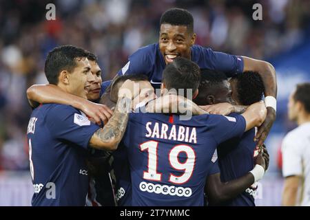 Idrissa GUEYE (PSG) a marqué un but, célébration, accueilli par Pablo SARABIA (PSG), Presnel Kimpembe (PSG), Mauro ICARDI (PSG), Juan Bernat (PSG), Marco Verratti (PSG) lors du match de championnat de France L1 entre le Paris Saint-Germain et SCO Angers le 5 octobre 2019 au stade Parc des Princes à Paris, France - photo Mehdi Taamallah / DPPI Banque D'Images