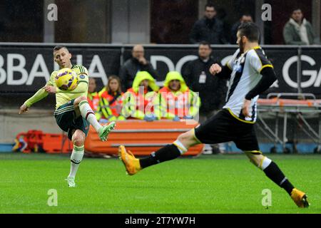 Jeremy menez de l'AC Milan croise le ballon lors du match de football de Serie A entre l'AC Milan et l'Udinese le 30 novembre 2014 au stade San Siro de Milan, en Italie. Photo Massimo Cebrelli / DPPI Banque D'Images