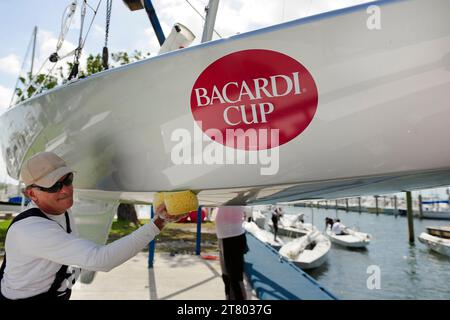 VOILE - BACARDI CUP 2011 - MIAMI (USA) - PHOTO : NATHALIE COLLOUD / DPPI - NETTOYAGE DES ÉTOILES Banque D'Images