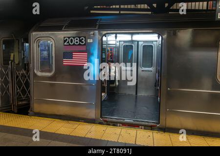 New York, États-Unis. 07 novembre 2023. New York : Subway, novembre 2023. Photo de Denis Prezat/ABACAPRESS.COM crédit : Abaca Press/Alamy Live News Banque D'Images