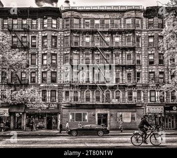 New York, USA, 14 mai 2018, scène urbaine dans la 14e rue, East Village, Manhattan Banque D'Images