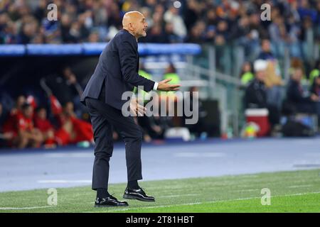 Rome, Italie. 17 novembre 2023. Luciano Spalletti entraîneur-chef de l'Italie fait des gestes lors de l'UEFA Euro 2024, qualifications, match de football du groupe C entre l'Italie et la Macédoine du Nord le 17 novembre 2023 au Stadio Olimpico à Rome, Italie - photo Federico Proietti/DPPI crédit : DPPI Media/Alamy Live News Banque D'Images