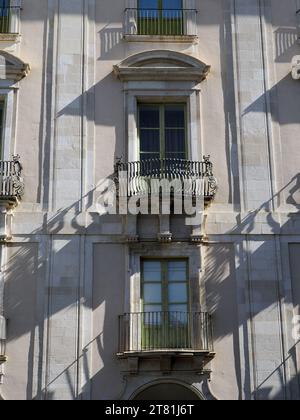 Palazzo San Giuliano, bureaux administratifs de l'Université de Catane, Piazza Universitaria, Catane, Sicile, Sicile, Italie, Europe Banque D'Images