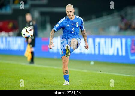 Rome, Italie. 17 novembre 2023. Federico DiMarco d'Italie lors du match de qualification européen de l'UEFA EURO 2024 entre l'Italie et la Macédoine du Nord au Stadio Olimpico le 17 novembre 2023 à Rome, Italie. Crédit : Giuseppe Maffia/Alamy Live News Banque D'Images