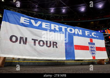 Stade de Wembley, Londres, Royaume-Uni. 17 novembre 2023. Football qualificatif UEFA Euro 2024, Angleterre contre Malte ; bannière Everton dans le stade de Wembley crédit : action plus Sports/Alamy Live News Banque D'Images