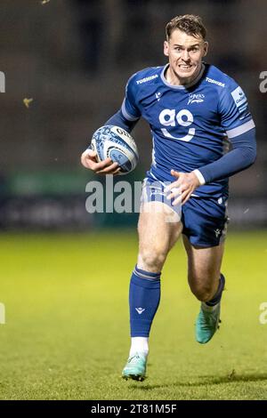 17 novembre 2023 ; AJ Bell Stadium, Salford, Lancashire, Angleterre; English Premiership Rugby, sale Sharks versus Newcastle Falcons ; Tom Roebuck de sale Sharks Banque D'Images