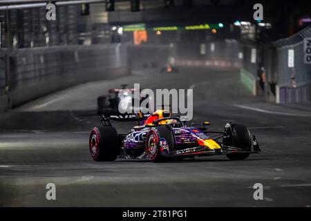 Las Vegas, États-Unis, 16 novembre, Max Verstappen, des pays-Bas, concourt pour Red Bull Racing. Entraînement, ronde 22 du championnat de Formule 1 2023. Crédit : Michael Potts/Alamy Live News Banque D'Images