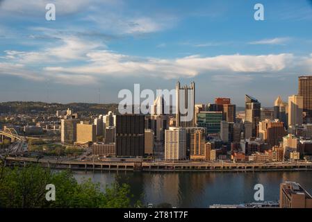 Pittsburgh, PA. horizon du centre-ville. Banque D'Images