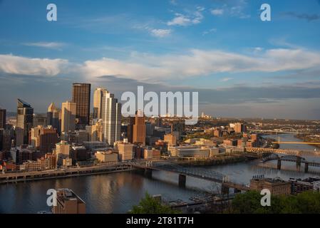 Pittsburgh, PA. horizon du centre-ville. Banque D'Images