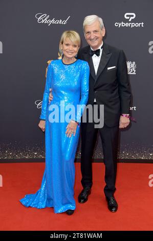 Uschi Glas mit Ehemann Dieter Hermann BEI der 75. Bambi-Verleihung 2023 in der Bavaria Filmstadt. München, 16.11.2023 Banque D'Images