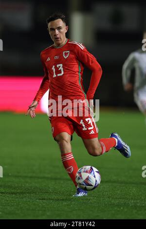 Newport, Royaume-Uni. 16 novembre 2023. Luke Harris du pays de Galles U21 en action. Pays de Galles U21 contre Islande U21, qualification pour le championnat UEFA Euro U21, match du groupe I à Rodney Parade à Newport, pays de Galles du Sud, le jeudi 16 novembre 2023. Usage éditorial uniquement. photo par Andrew Orchard/Andrew Orchard photographie sportive/Alamy Live News crédit : Andrew Orchard photographie sportive/Alamy Live News Banque D'Images