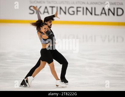 Espoo, Finlande. 17 novembre 2023. Jennifer Janse Van Rensburg (à gauche)/Benjamin Steffan, d’Allemagne, se produisent lors de la danse rythmique sur glace au Grand Prix ISU de patinage artistique 2023 Grand Prix Espoo à Espoo, Finlande, le 17 novembre 2023. Crédit : Kalle Parkkinen/Xinhua/Alamy Live News Banque D'Images