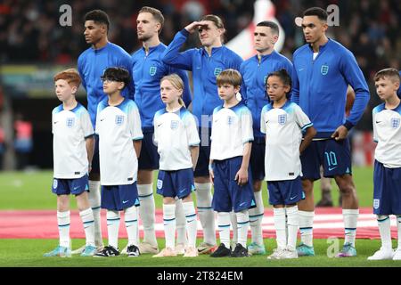 Londres, Royaume-Uni. 17 novembre 2023. L'Angleterre s'aligne avant le match de qualification de l'UEFA EURO 2024 entre l'Angleterre et Malte au stade de Wembley, Londres, Angleterre, le 17 novembre 2023. Photo de Joshua Smith. Usage éditorial uniquement, licence requise pour un usage commercial. Aucune utilisation dans les Paris, les jeux ou les publications d'un seul club/ligue/joueur. Crédit : UK Sports pics Ltd/Alamy Live News Banque D'Images