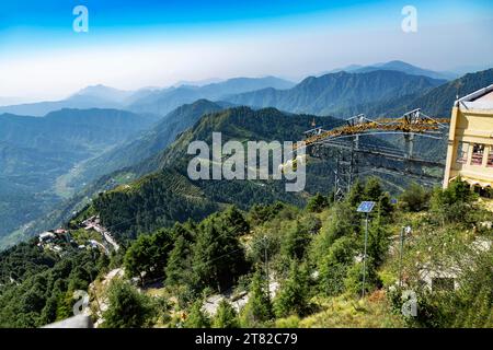 Téléphérique pour Surkanda Devi temple près de Kanatal, uttarakhand, Inde Banque D'Images