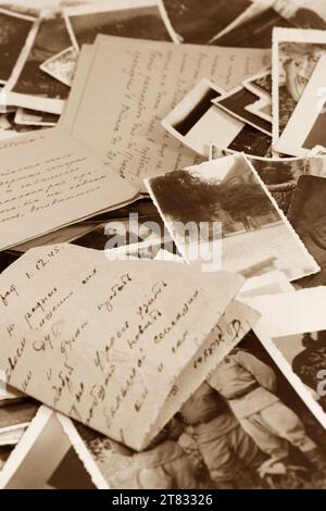 Vintage amateur photos d'après-guerre et lettres postales, années 1940 Banque D'Images