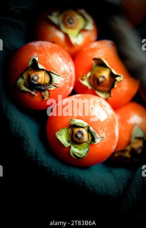 Variétés de kaki japonais, pêche fraîche du Vietnam haute résolution photo Banque D'Images