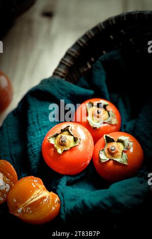 Variétés de kaki japonais, pêche fraîche du Vietnam haute résolution photo Banque D'Images