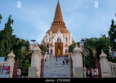 Phra Pathom Chedi Ratchaworamahawihan dans Nakhon Pathom Thaïlande Asie Banque D'Images