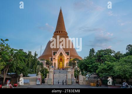 Phra Pathom Chedi Ratchaworamahawihan dans Nakhon Pathom Thaïlande Asie Banque D'Images