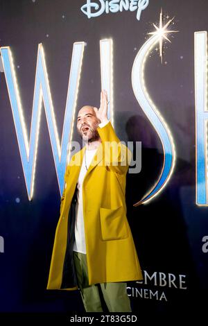 ROME, ITALIE - NOVEMBRE 17 : Giuliano Sangiorgi assiste à la première italienne de 'Wish' au Space Cinema Moderno Roma le 17 novembre 2023 à Rome, Italie. Banque D'Images