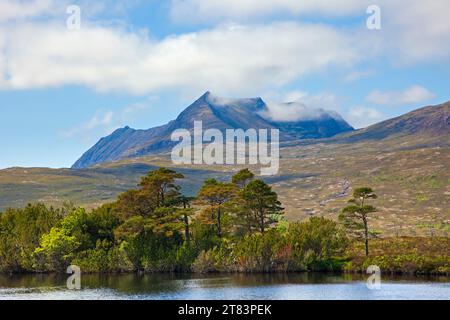 Ben More Coigach du Loch cul Dromannan, Ross et Cromarty, Highlands écossais, Royaume-Uni Banque D'Images