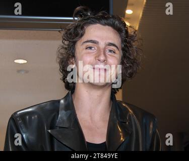 Narita, Japon. 18 novembre 2023. L'acteur Timothee Chalamet arrive pour promouvoir son film 'Wonka' à l'aéroport international de Narita à Narita, préfecture de Chiba, Japon, le samedi 18 novembre 2023. Photo de Keizo Mori/UPI crédit : UPI/Alamy Live News Banque D'Images