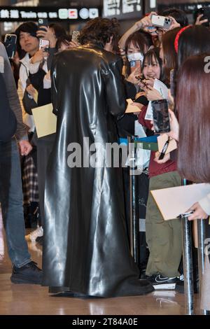 Narita, Japon. 18 novembre 2023. L'acteur Timothee Chalamet arrive pour promouvoir son film 'Wonka' à l'aéroport international de Narita à Narita, préfecture de Chiba, Japon, le samedi 18 novembre 2023. Photo de Keizo Mori/UPI crédit : UPI/Alamy Live News Banque D'Images