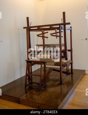 Métier à tisser vintage en bois pour tapisserie, Suède en état